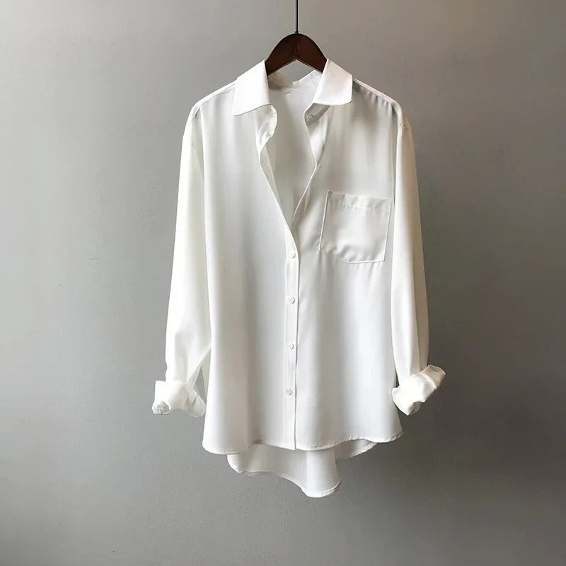 Riley – Silk Blouse with Fluid Elegance