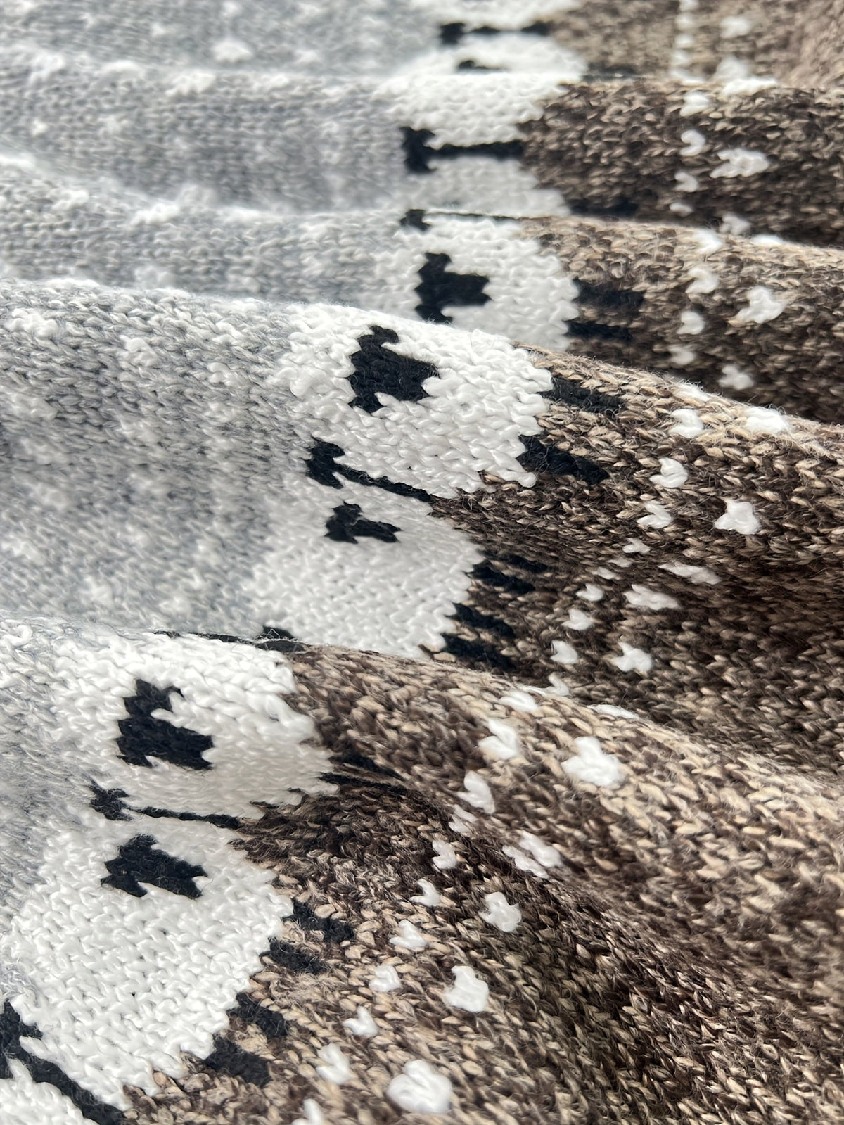 Clara™ – Cozy Elegant Sweater