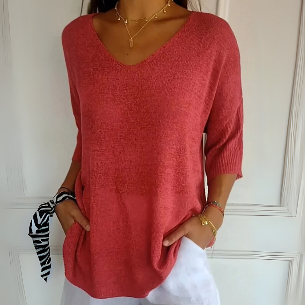 Aida | Lightweight Shirt with V-Neck