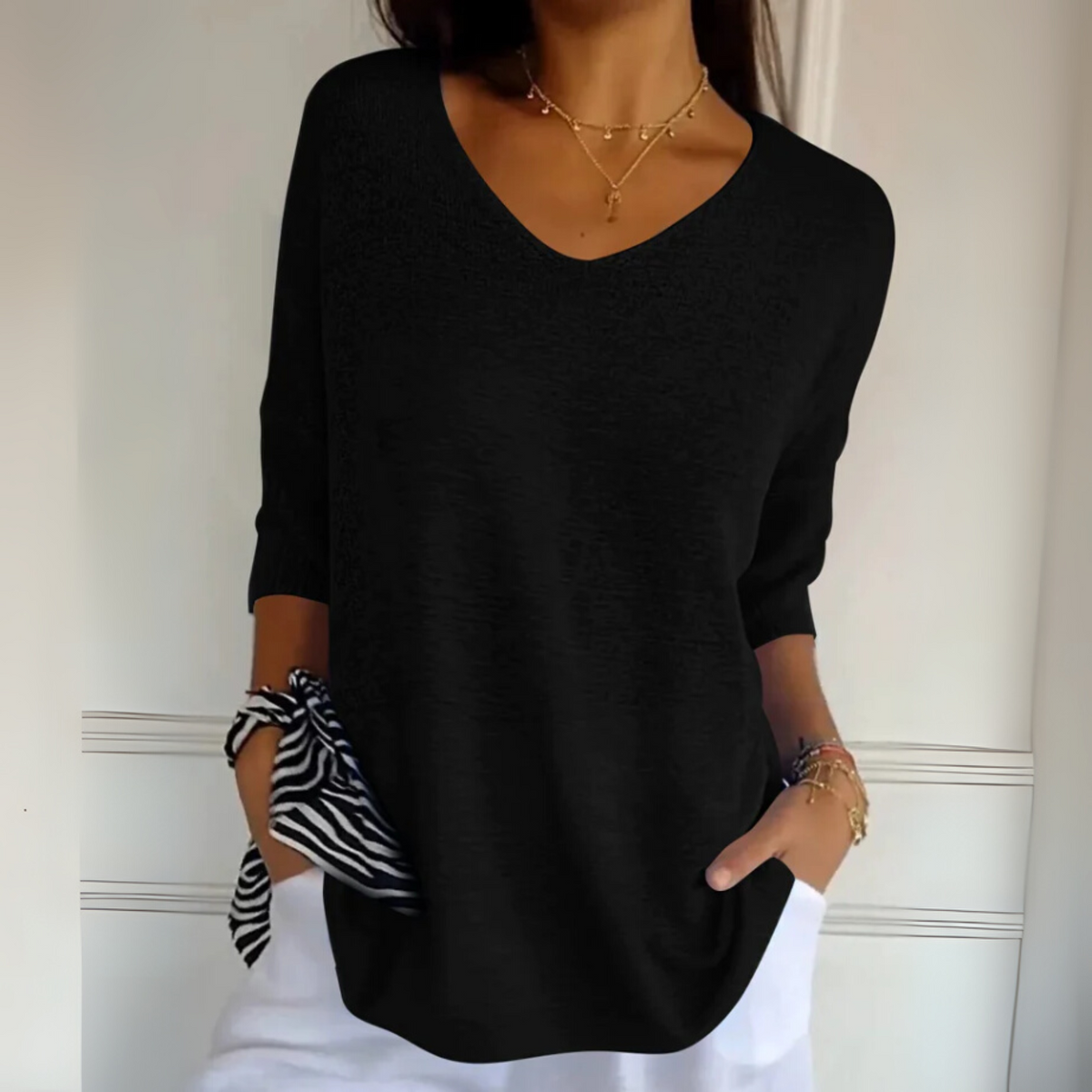 Aida | Lightweight Shirt with V-Neck