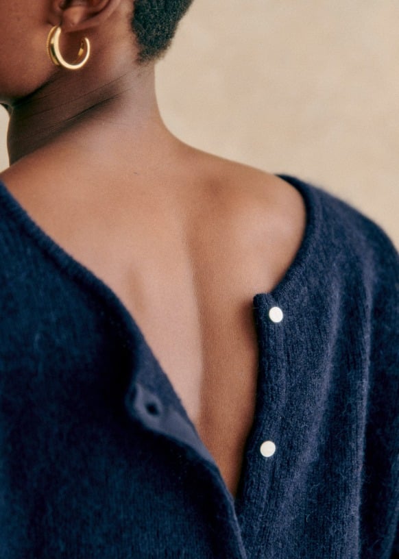 ELOISE – CLASSIC BUTTON-DOWN CARDIGAN