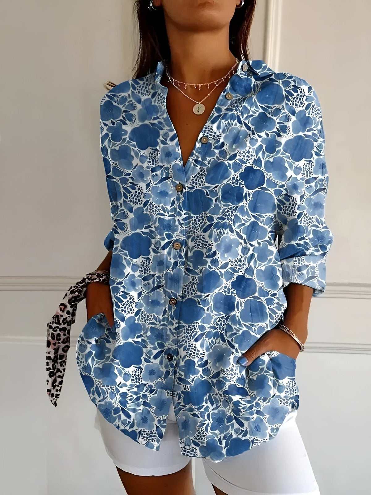 Brenda - Casual Blouse With Flowers And Waves