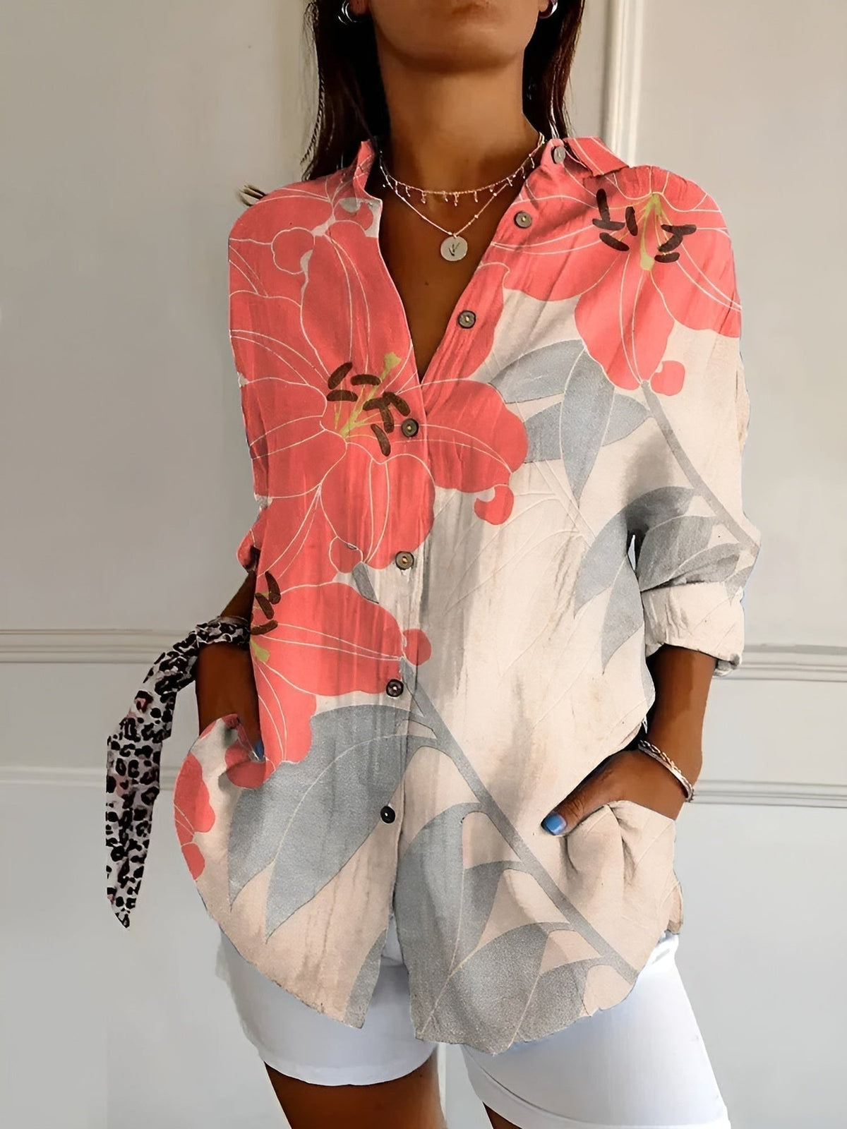 Brenda - Casual Blouse With Flowers And Waves