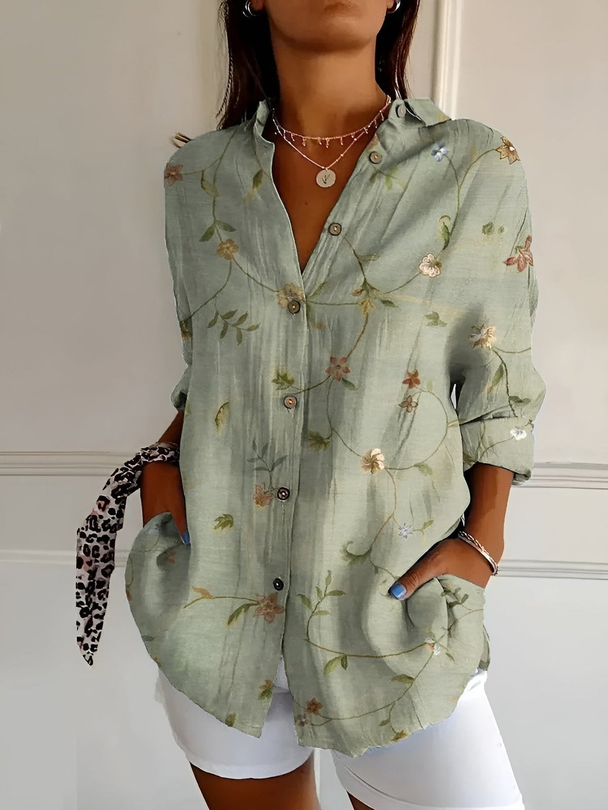 Brenda - Casual Blouse With Flowers And Waves